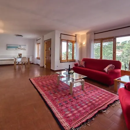 Sleeps 12 Pool Wifi Villa